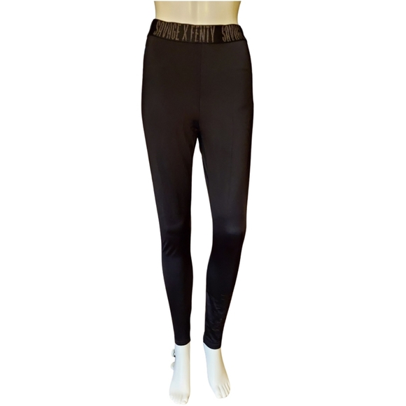 Savage X Fenty Logo Leggings In Black - Picture 2 of 16